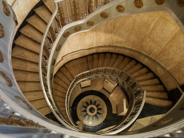 Spiral 1920s staircase, Pennsylvania