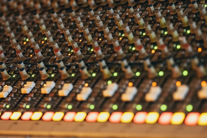 Equalizer instrument in a studio
