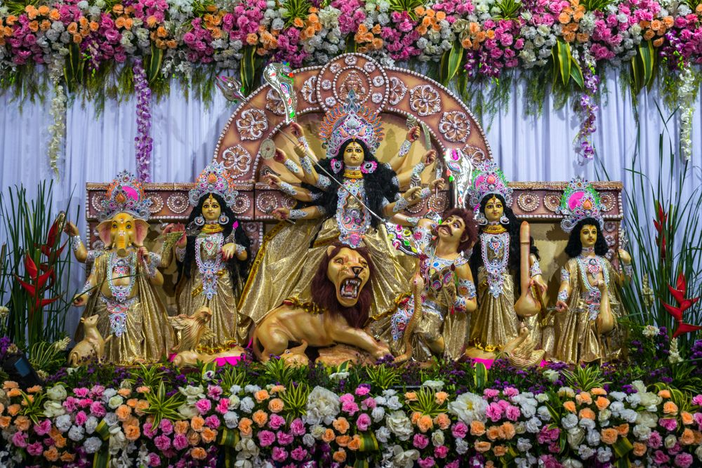 A beautiful idol of Maa Durga being worshipped at a temple in Mumbai for the auspicious Indian festival of Navratri