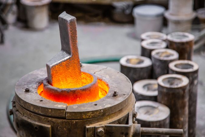 Metal ware heating in crucible