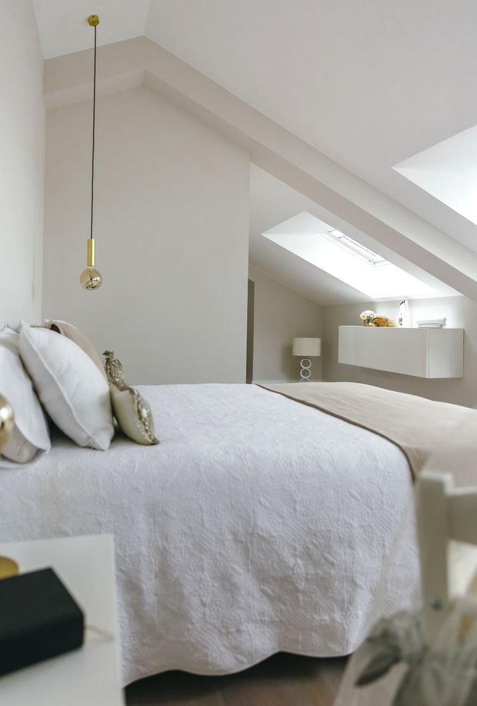 Bedroom with queen size bed