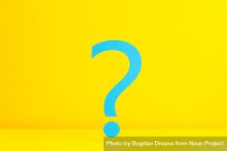 Blue question mark on yellow background 0Wkmx0