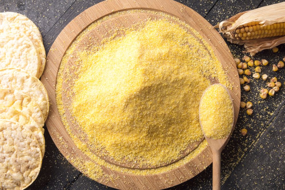 Puffed crispbread and cornmeal