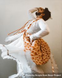 Indian man in kathak dress dancing for Tulsi Vivah 5RXABb