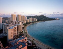 Beautiful day below Diamond Head at Waikiki Beach in Honolulu