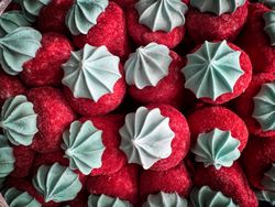 Gummy strawberries