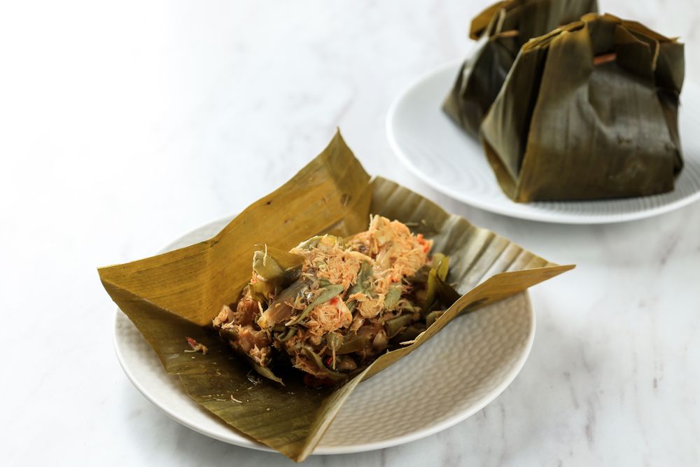 Bothok Lamtoro, Steamed Giant Leucaena in Grated Coconut Wrapped with Banana Leaf