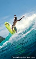 Man surfing on sea waves bewGP5