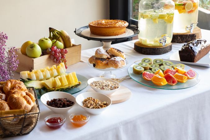 Beautiful table setting with tasty dishes