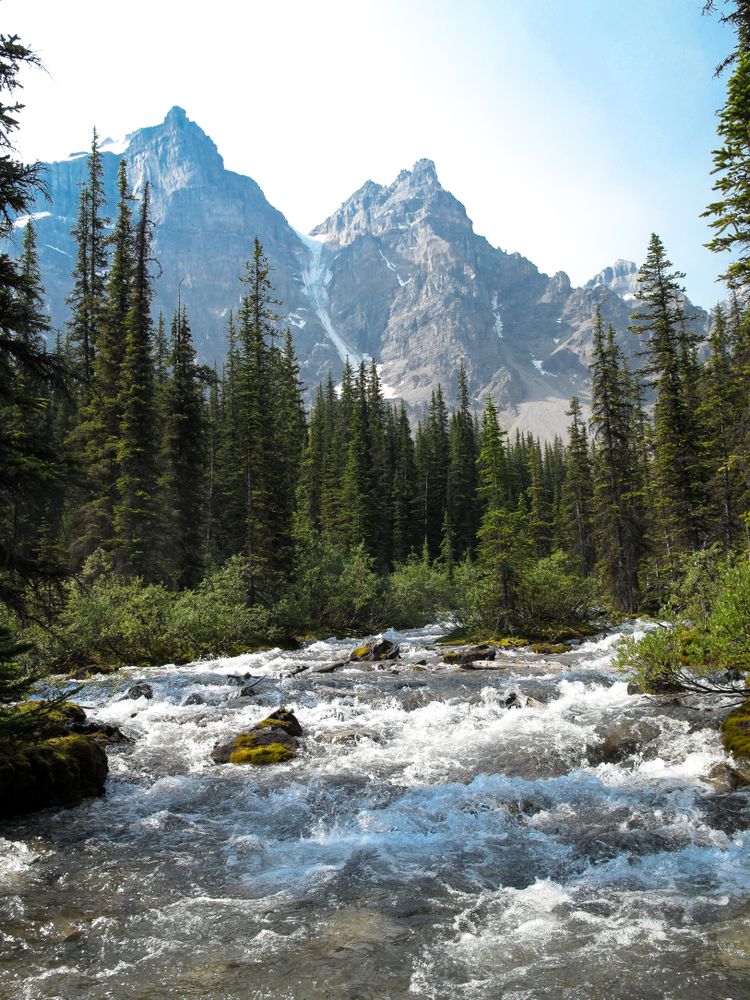 Stream that runs into Moraine Lake, Banff