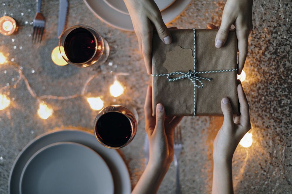 Gift exchange between two people