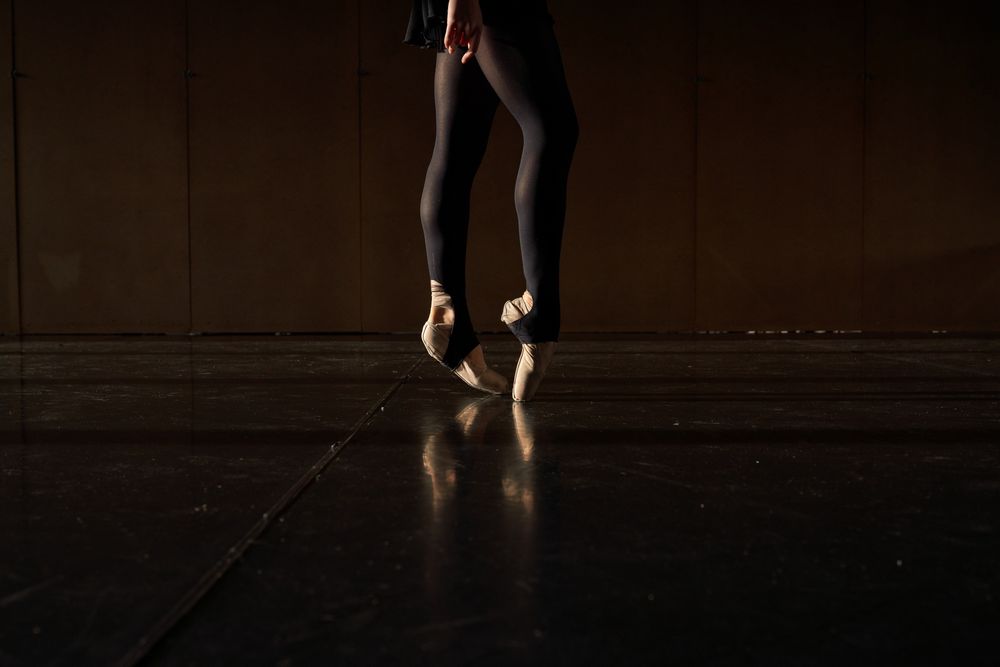 Warm-up and rehearsal of a professional ballet dancer