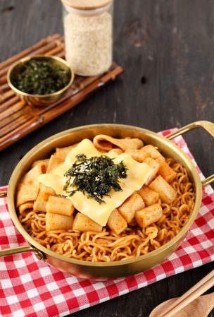 Rabokki, Ramyeon Topokki Korean Street Food with Melted Cheese Topping