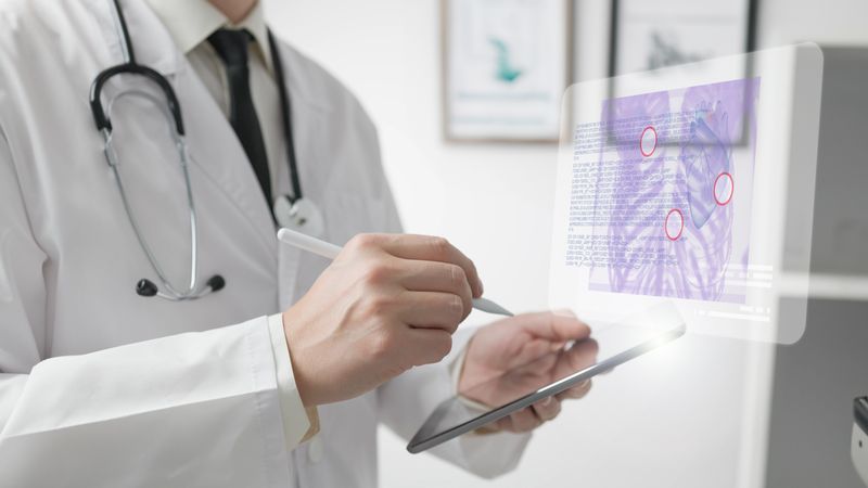 Doctor uses AI chest diagnostics