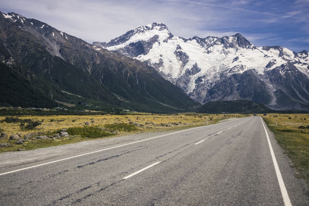 Route among big mountains at New Zealand