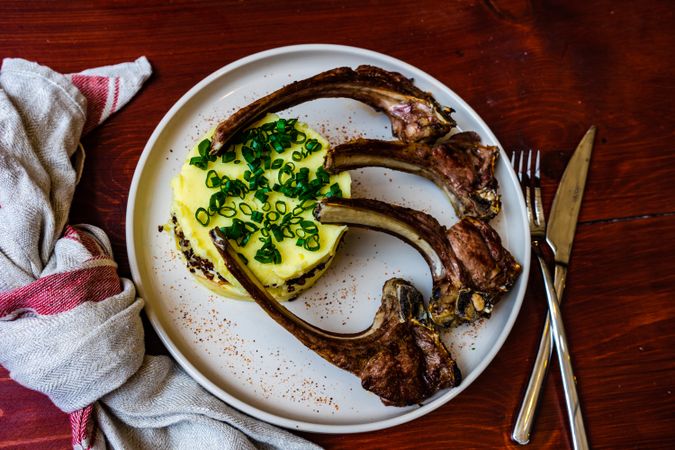 Smoked pork ribs with sauce