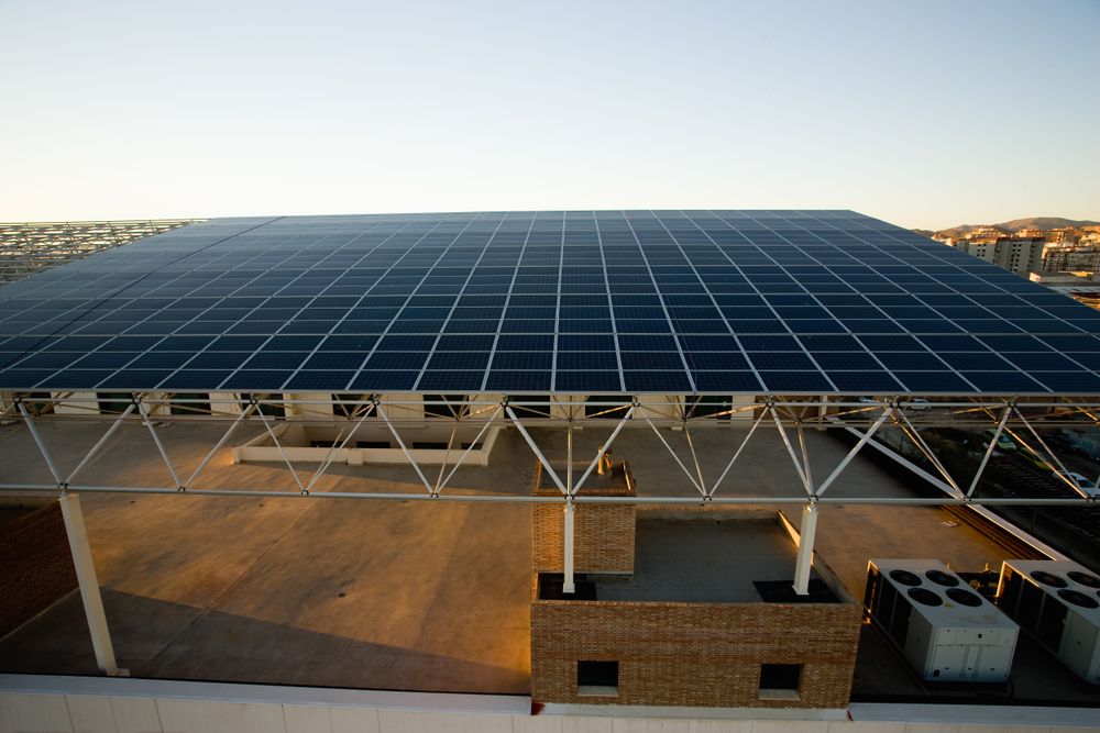 Building with roof made of solar panels