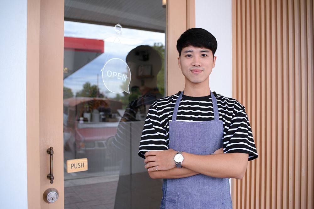 Barista and coffee shop, small business, coffee shop owner startup.