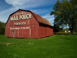 A "Mail Pouch Barn" in Stark County, Ohio 1bEjA0