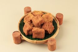 Serving of Indonesian deep fried tofu