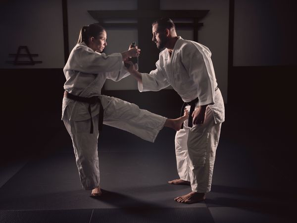 Krav Maga teacher training man to defend