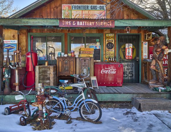 The general-store portion of a nostalgic roadside attraction, the Classical Gas Museum
