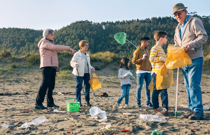 Volunteers preparing to clean the beach