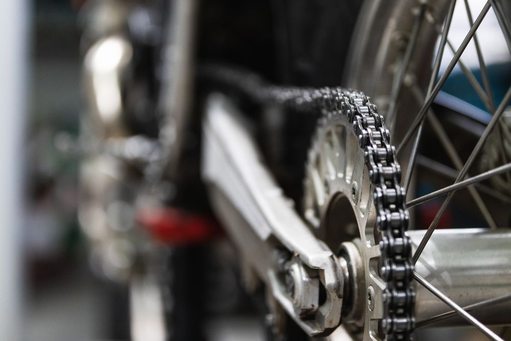 Detail of the chain of a motorcycle
