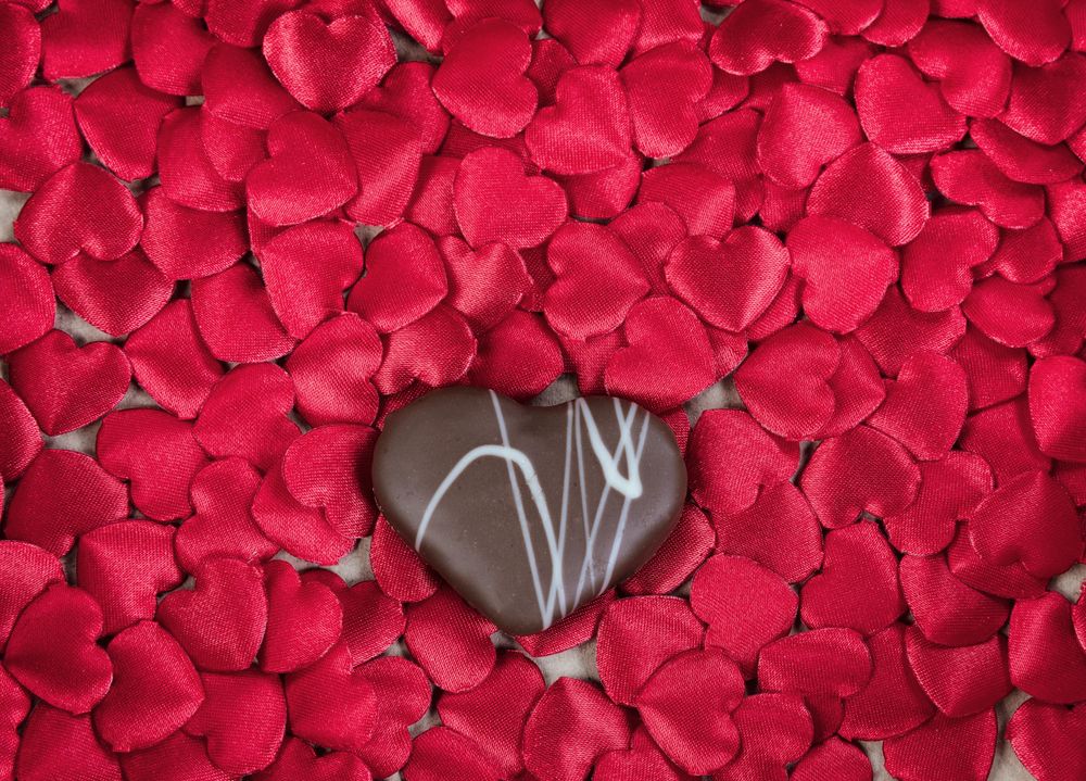 Valentine’s Day gift with cookie and small hearts