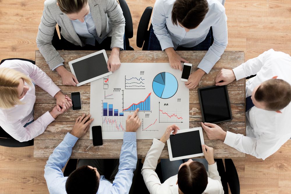 Team Collaboration Around Financial Data and Graphs Presentation