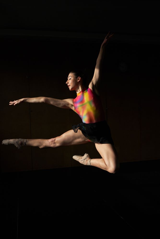 Warm-up and rehearsal of a professional ballet dancer