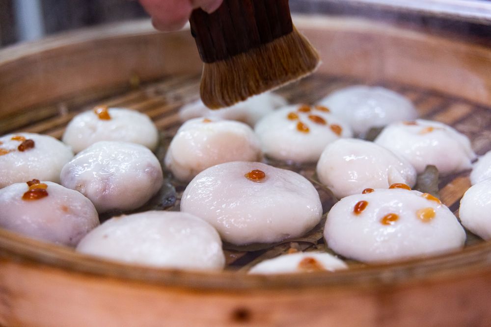 Xiaochi placed on wooden plate