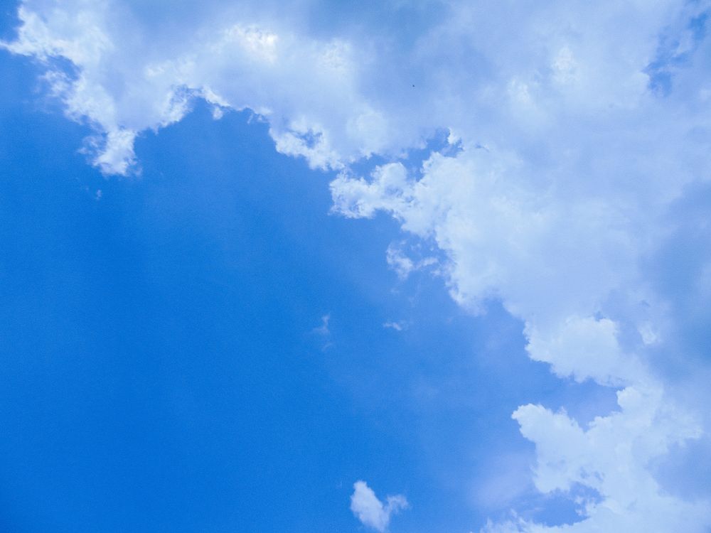 Blue Sky and couds