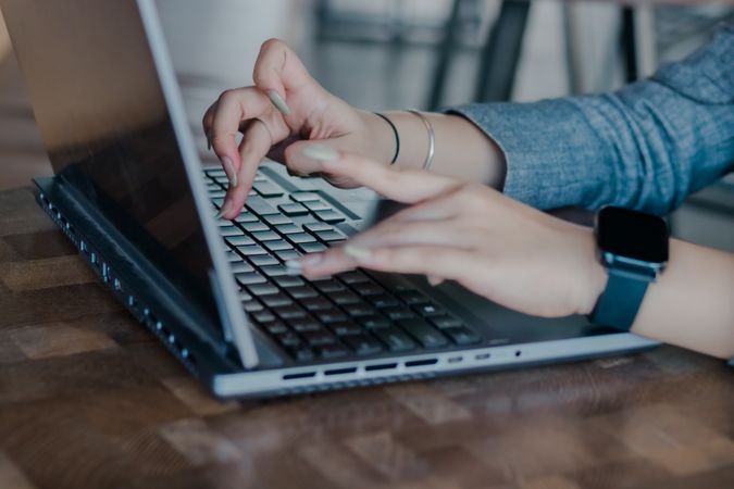 Efficiently working from any location with a modern laptop device