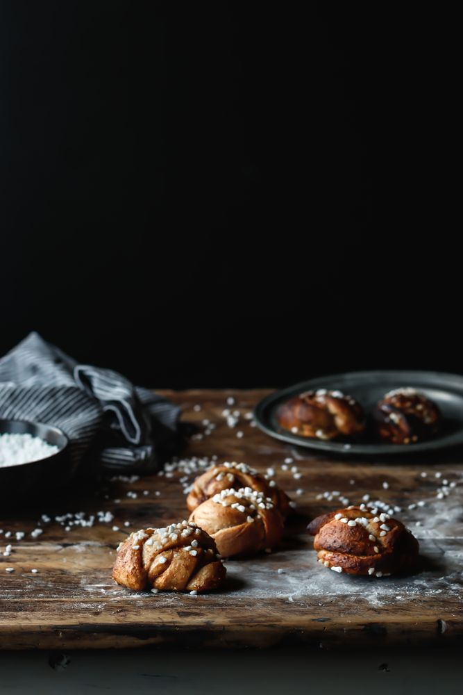 Cardamom buns on grating