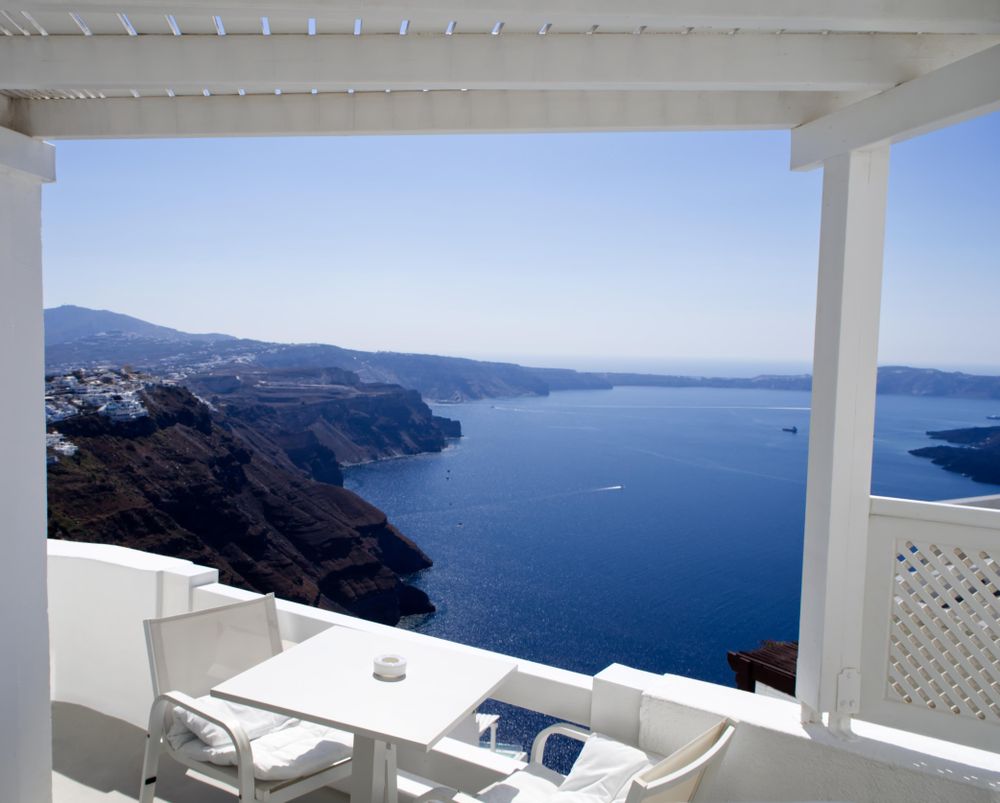 Table and chairs with a caldera view