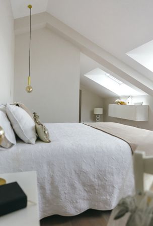 Bedroom with queen size bed