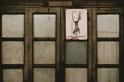 Draw on paper on dirty†wall