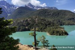Glacier mountain lake in the north Cascades WA state 5X2yMb
