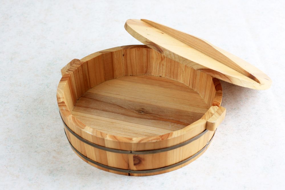 Hangiri, Japanese Sushi Rice Bowl Maker.