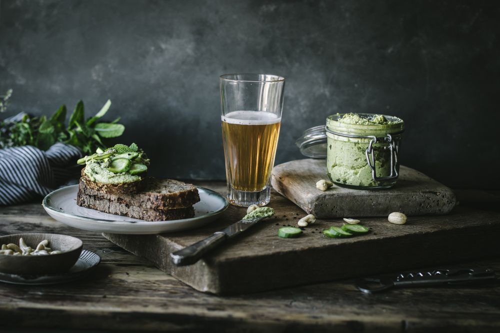 Toasts with cashew pate