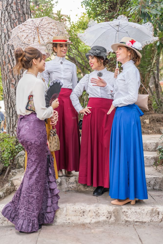 Old fashioned women talking in park
