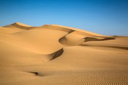 Imperial Sand Dunes in California desert BbxGy4