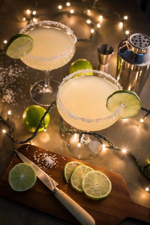 Preparing a margarita cocktail