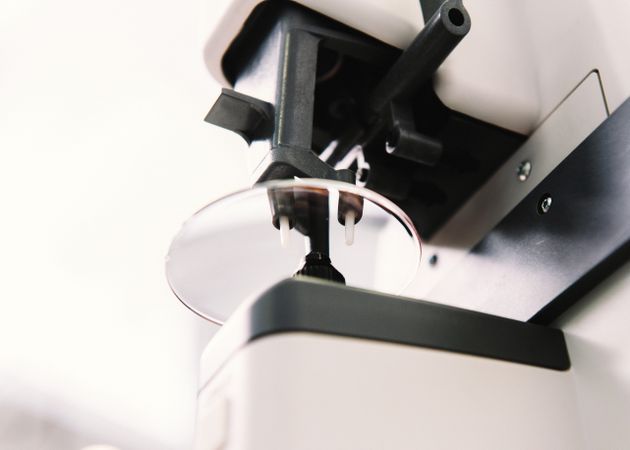 Tool to make lens for glasses