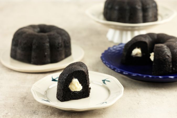 Mini Bundt Glutinous Rice Bundt Cake With Melted Cheese Filling