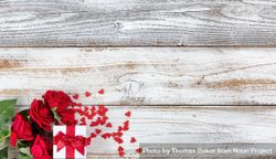 Valentine’s love on rustic wooden boards 5n2Gn5