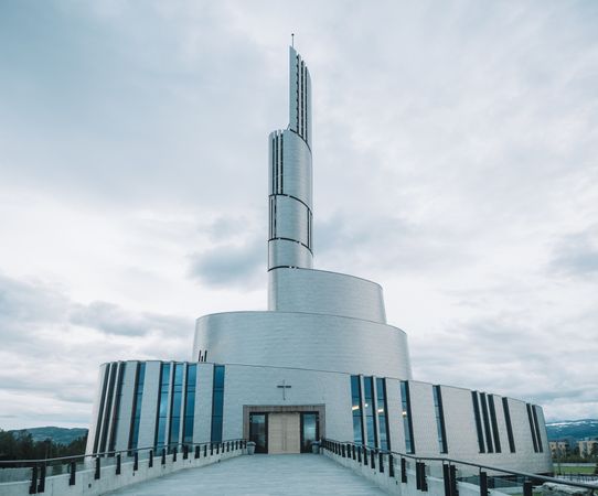 Modern Northern Lights Church building i