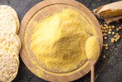 Puffed crispbread and cornmeal