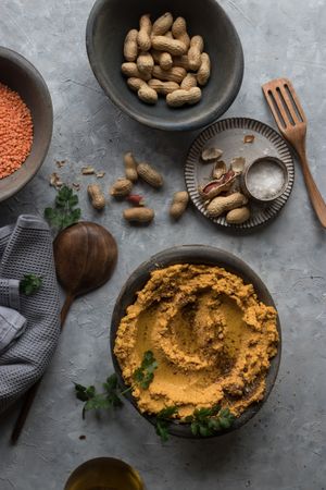 Lentil hummus with carrot and peanuts